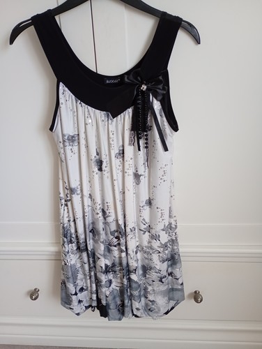 Ladies grey and black loose