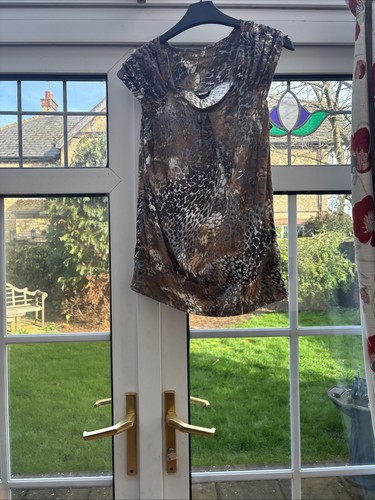 Ladies size 10 animal - m&co,