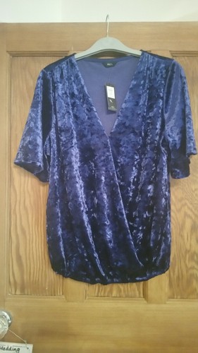 Bnwt size top - top, short